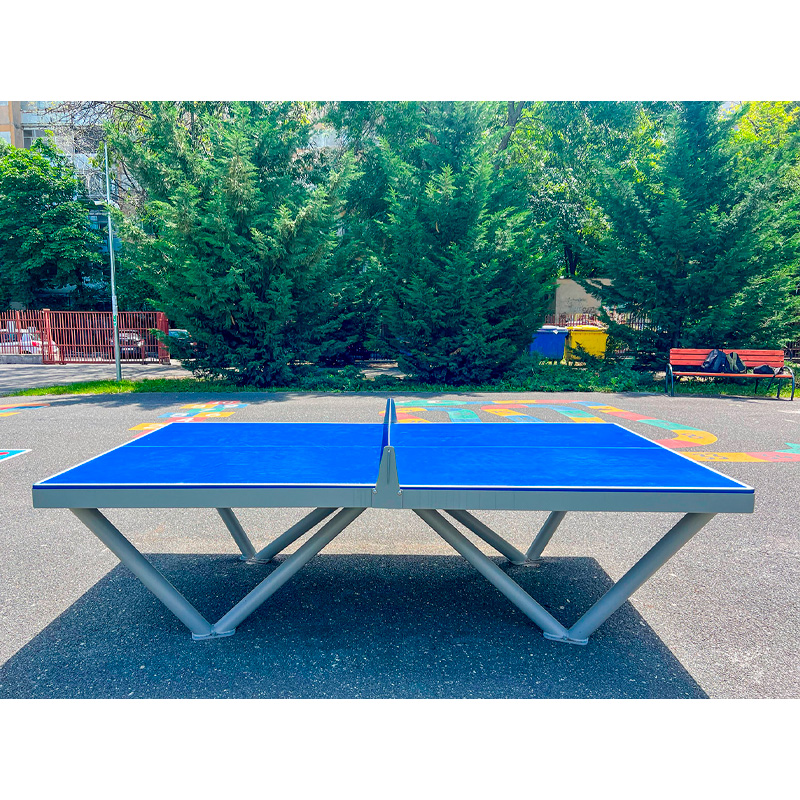 Mesa de ping-pong exterior antivandálica VMOTCF color azul para colegios, institutos y parques públicos.