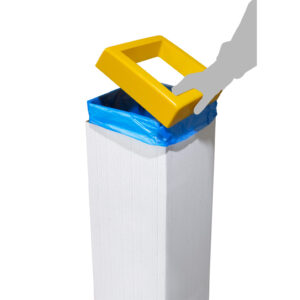 Papelera de reciclaje Denia de 45 litros con cuerpo de cartón Kraft marrón y tapa plástica de color.