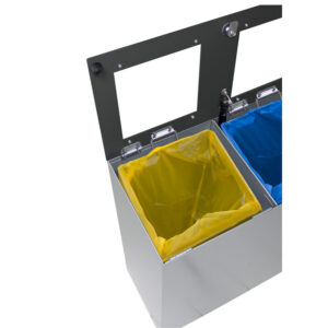 Interior de la papelera Edimburgo mostrando el sistema de aros de acero para sujetar las bolsas.